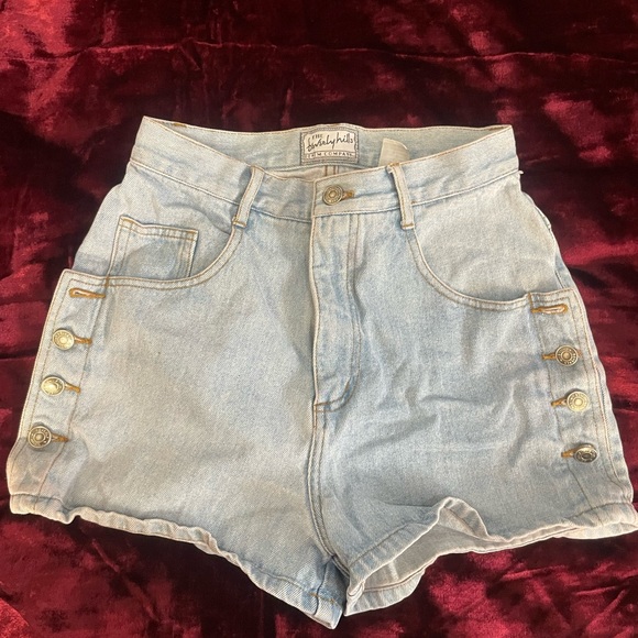 Vintage jean shorts with button on sides - Picture 2 of 4